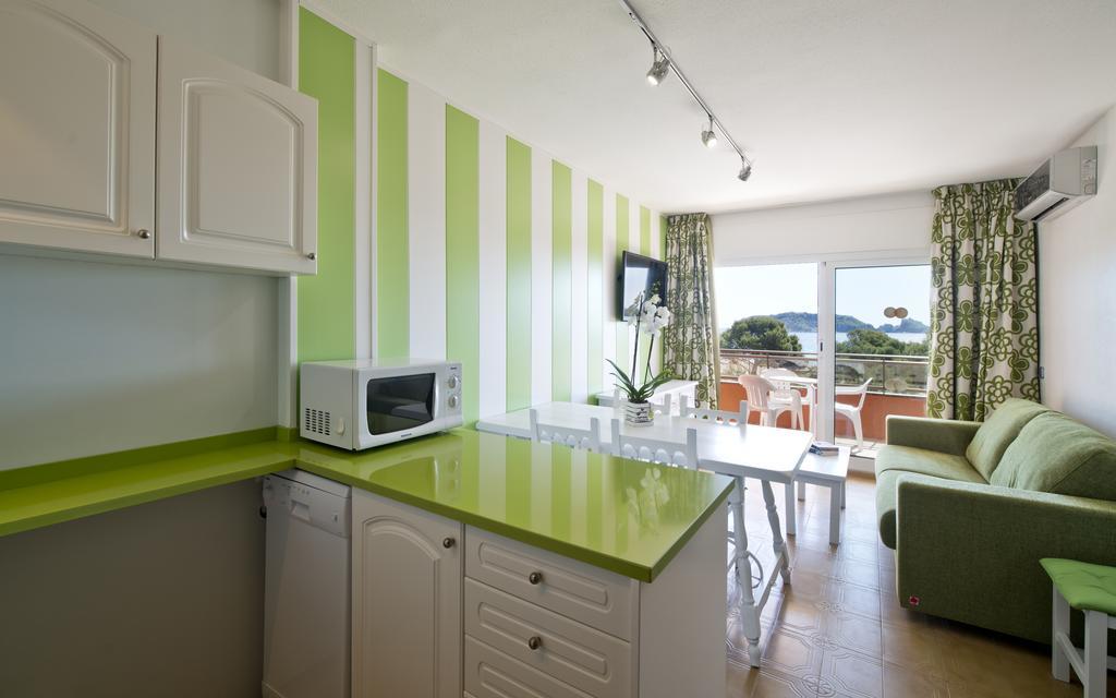 Apartamentos Salles Beach レスタルティット 部屋 写真