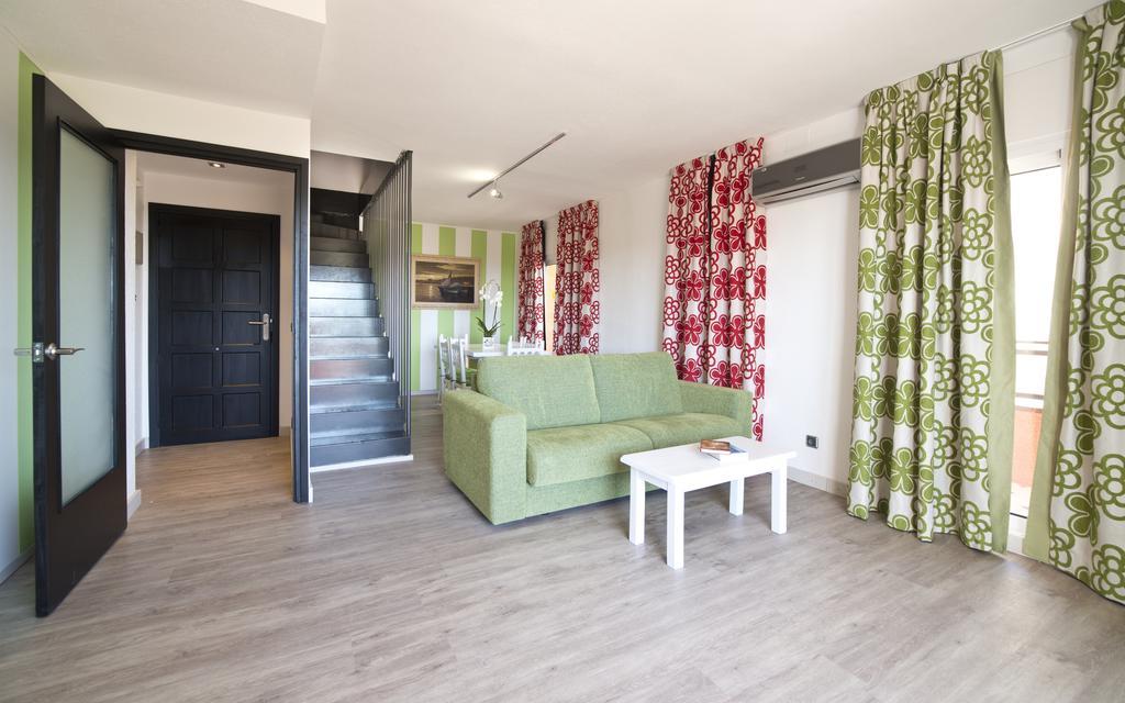 Apartamentos Salles Beach レスタルティット 部屋 写真