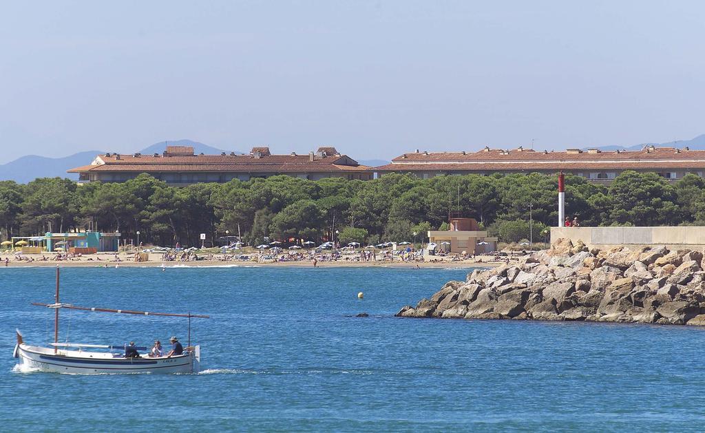 Apartamentos Salles Beach レスタルティット エクステリア 写真