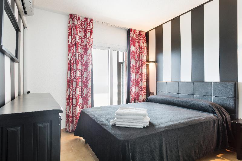 Apartamentos Salles Beach レスタルティット エクステリア 写真
