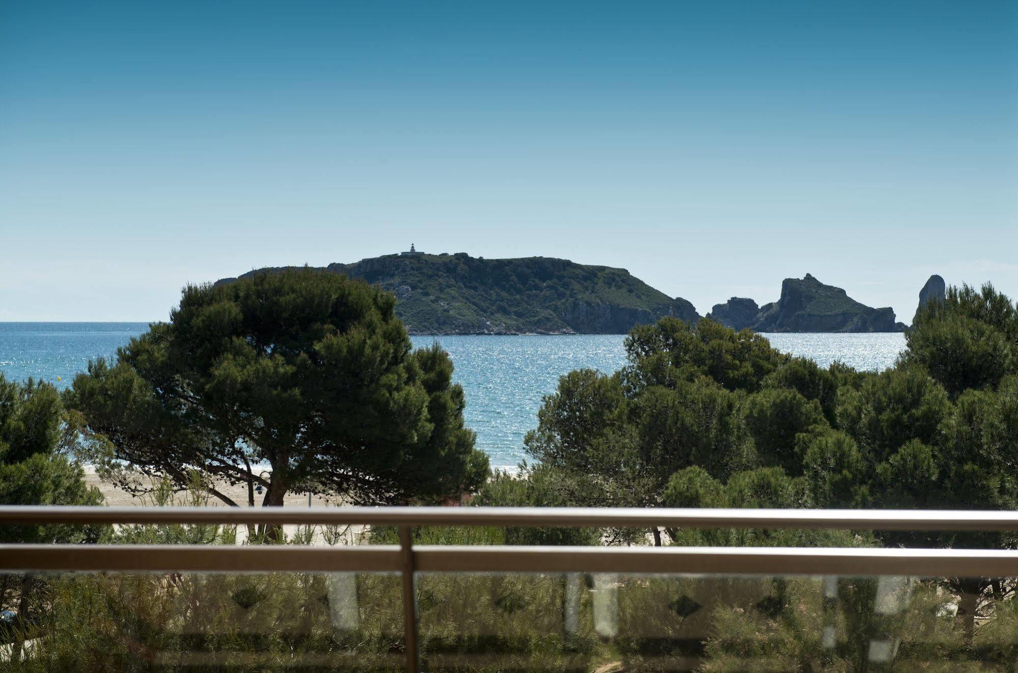 Apartamentos Salles Beach レスタルティット エクステリア 写真