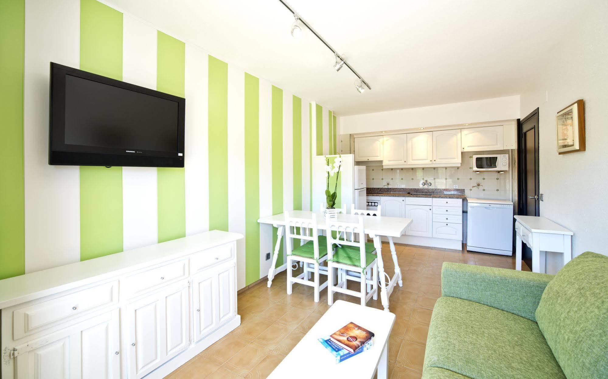 Apartamentos Salles Beach レスタルティット エクステリア 写真
