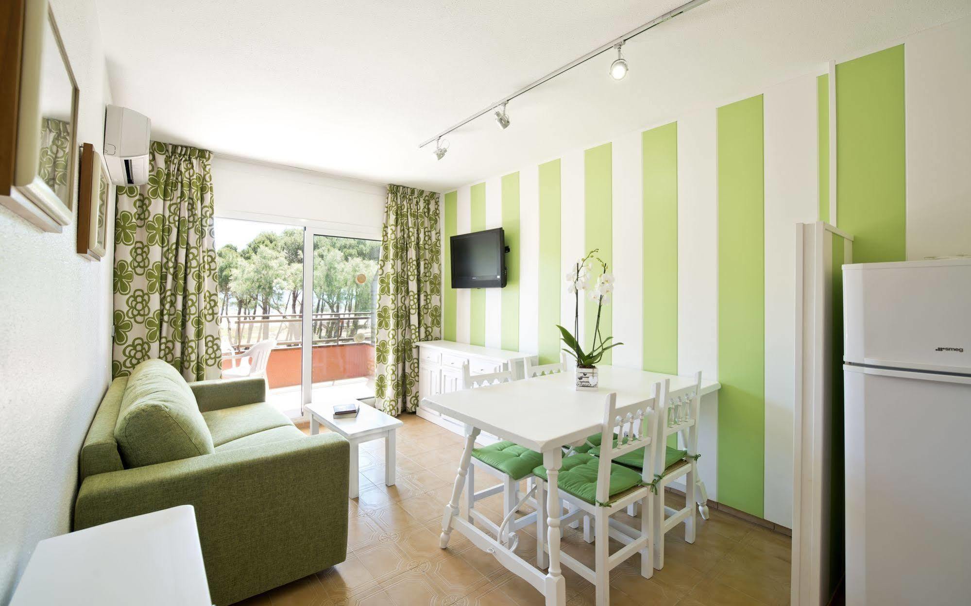 Apartamentos Salles Beach レスタルティット エクステリア 写真