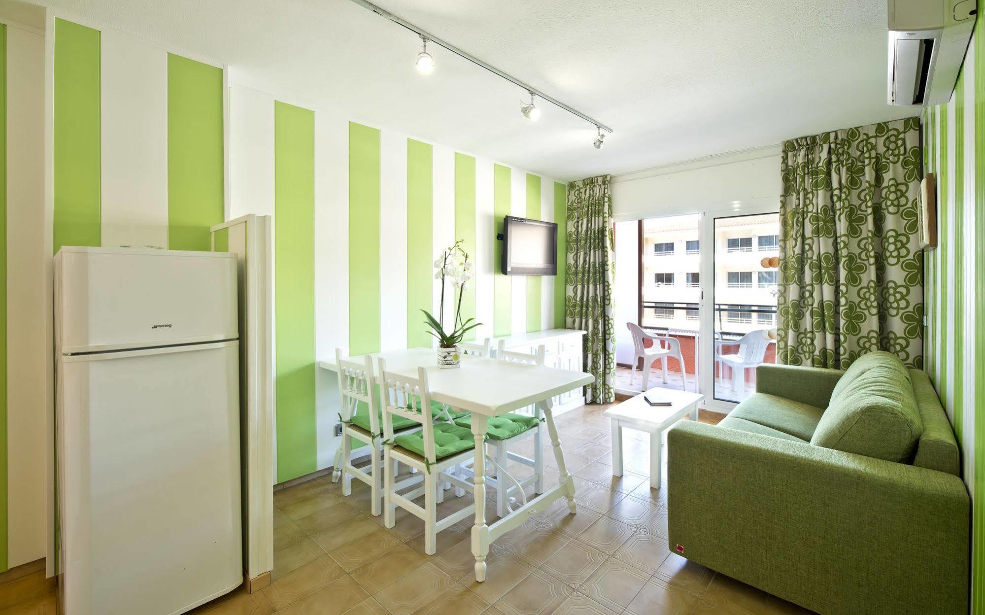 Apartamentos Salles Beach レスタルティット エクステリア 写真