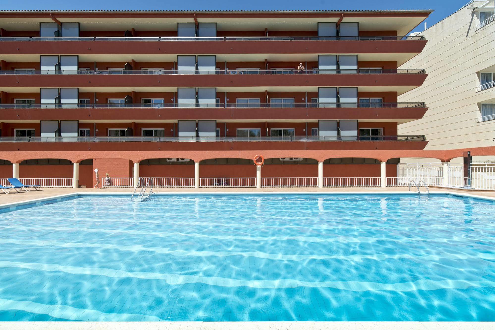 Apartamentos Salles Beach レスタルティット エクステリア 写真